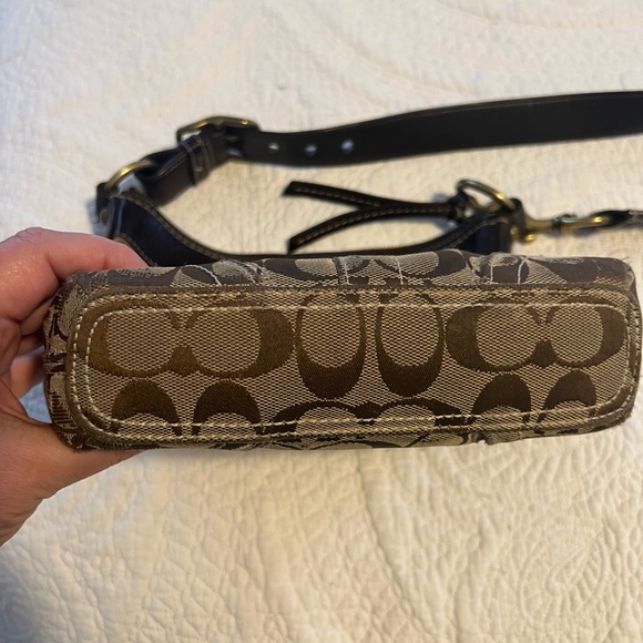 Coach authentic cross body bag in great condition - Picture 4 of 5